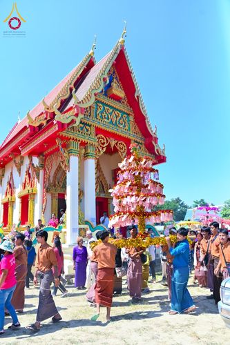 ภาพ No.182925:พิธีทอดกฐิน ณ วัดวังวุ้ง อ.ท่าตะเกียบ จ.ฉะเชิงเทรา ในโครงการทอดกฐินสามัคคีทั่วไทย 30,000 วัด บูชาธรรม 80 ปี หลวงพ่อธัมมชโย โดยคณะศิษยานุศิษย์วัดพระธรรมกาย วันที่ 10 พฤศจิกายน พ.ศ. 2567