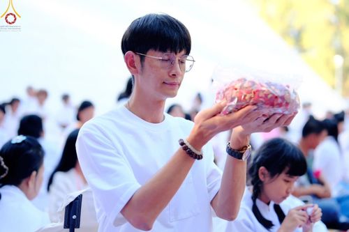 ภาพ No.188727:พิธีต้อนรับพระธรรมยาตรา ในโครงการธรรมยาตรา กตัญญูบูชา มหาปูชนียาจารย์ พระมงคลเทพมุนี(สด จนฺทสโร) พระผู้ปราบมาร อนุสรณ์สถาน 7 แห่ง ปีที่ 13 วันที่ 3 มกราคม พ.ศ. 2568 ณ อนุสรณ์สถานมหาวิหารพระมงคลเทพมุนี (โลตัสแลนด์) อ.สองพี่น้อง จ.สุพรรณบุรี