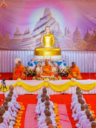 ภาพ No.103225:พิธีบรรพชา พิธีขอศีลและนิสัย ธรรมทายาทชาวอินโดนีเซียกว่า 1,000 คน ณ มหาเจดีย์บุโรพุทโธ ประเทศอินโดนีเซีย ในวันที่ 19 ธันวาคม พ.ศ. 2566