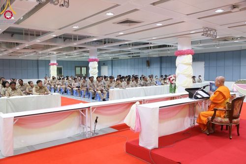 ภาพ No.104690:การประชุมกำนัน ผู้ใหญ่บ้าน สารวัตรกำนัน แพทย์ประจำตำบล และผู้ช่วยผู้ใหญ่บ้าน อ.คลองหลวง จ.ปทุมธานี ประจำเดือนธันวาคม พ.ศ. 2566 วันพฤหัสบดีที่ 28 ธันวาคม พ.ศ. 2566 เวลา 13.30 น. ณ ห้องสัมมนา SPD 7 E สภาธรรมกายสากล วัดพระธรรมกาย