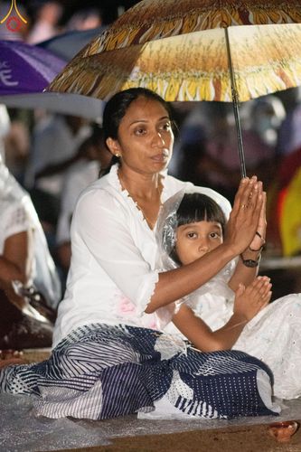 ภาพ No.141015:PhotoStory มหาศรัทธา ธรรมยาตราศรีลังกา EP.6 พิธีจุดวิสาขประทีป 6 วัด ถวายเป็น พุทธบูชา  โครงการสยาม-ลังกา ธรรมยาตรา  ฉลองเทศกาลวิสาขบูชาแห่งชาติ ศรีลังกา  บูชาธรรม 80 ปี หลวงพ่อธัมมชโย วันที่ 16 พฤษภาคม พ.ศ. 2567