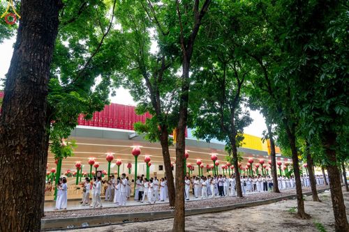 ภาพ No.141301:พิธีบรรพชาอุปสมบท โครงการอุปสมบทหมู่รุ่นผู้บริหาร รุ่นที่ 14 โครงการอุปสมบทหมู่ธรรมทายาท ระดับอุดมศึกษา รุ่นที่ 51 ภาคฤดูฝน ณ โบสถ์พระไตรปิฎก วัดพระธรรมกาย ในวันเสาร์ที่ 15 มิถุนายน พ.ศ. 2567