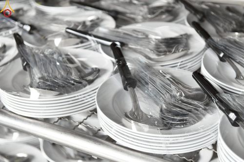 ภาพ No.218424:วันที่ 15 - 18 เมษายน พ.ศ. 2568 การเตรียมภาชนะสำหรับถวายภัตตาหาร , การจัดโต๊ะเก้าอี้ในลานธรรม , การแพ็คพัสดุงานต้อนรับ เพื่องานวันคุ้มครองโลก 22 เมษายน พ.ศ.2568 วัดพระธรรมกาย