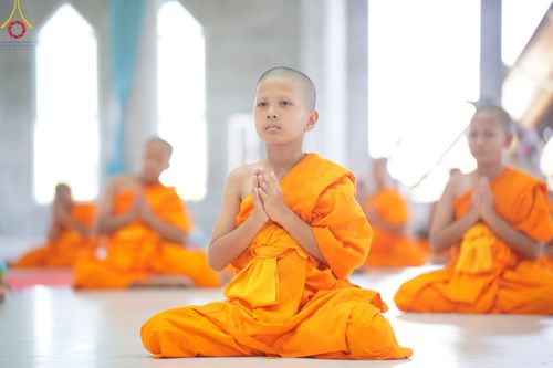 ภาพ No.63220:พิธีบรรพชาสามเณร ฟื้นฟูพระพุทธศาสนาทั่วไทย ณ ศูนย์ปฏิบัติธรรมสมุทรปราการ ต.คลองด่าน อ.บางบ่อ จ.สมุทรปราการ วันที่ 6 และ 9 เมษายน พ.ศ. 2567