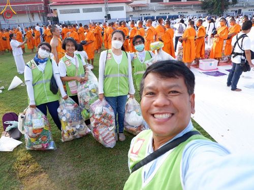 ภาพ No.116919:V.16 เป็นทีม การเตรียมงาน เก็บงาน การรับบุญของเจ้าหน้าที่หน่วยงานต่างๆ เพื่อโครงการธรรมยาตรา กตัญญูบูชามหาปูชนียาจารย์ พระมงคลเทพมุนี (สด จนฺทสโร) พระผู้ปราบมาร อนุสรณ์สถาน 7 แห่ง ปีที่ 12 ระหว่างวันที่ 2 - 31 มกราคม พ.ศ. 2567