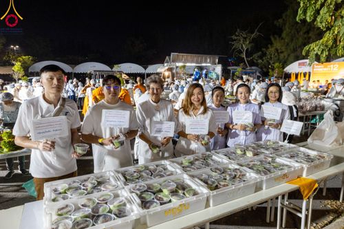 ภาพ No.110657:พิธีถวายภัตตาหารเป็นสังฆทาน แด่คณะพระธรรมยาตราฯ ในโครงการธรรมยาตรากตัญญูบูชา มหาปูชนียาจารย์ พระมงคลเทพมุนี(สด จนฺทสโร) พระผู้ปราบมาร อนุสรณ์สถาน 7 แห่ง ปีที่ 12 วันที่ 12 มกราคม พ.ศ. 2567 ณ อนุสรณ์สถานมหาวิหารพระมงคลเทพมุนี(โลตัสแลนด์) อ.สองพี่น้อง จ.สุ