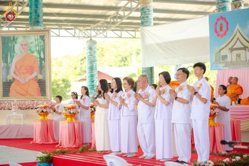 ภาพ No.175085:พิธีทอดกฐินสถาปนา แผ่นสิริฉะทะนะรัสมี(หลังคา) อาคาร 80 ปี หลวงพ่อธัมมชโย ณ ศูนย์ปฏิบัติธรรมวิหารแดง จ.สระบุรี วันเสาร์ที่ 9 พฤศจิกายน พ.ศ. 2567