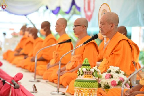 ภาพ No.90919:พิธีวางแผ่นพื้นคอนกรีต บรรจุดวงแก้ว และปฐมรัตนปฐวี ในบ่อมงคลมหาสมบัติ เพื่อสถาปนาอาคาร 80 ปี หลวงพ่อธัมมชโย วันอาทิตย์ที่ 15 ตุลาคม พ.ศ. 2566 ณ ศูนย์ปฎิบัติธรรมวิหารแดง จ.สระบุรี