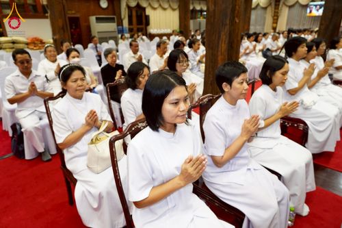 ภาพ No.270756:วันที่ 18 พฤศจิกายน พ.ศ. 2568 วัดพระธรรมกาย เป็นเจ้าภาพบำเพ็ญกุศล  คุณยายอาจารย์ ดร.ตรีธา เนียมขำ  อดีตนายกสมาคมศิษย์หลวงพ่อวัดปากน้ำ ณ ศาลาสตมานุสรณ์ (ศาลาเรือนไทย) วัดปากน้ำ  พระอารามหลวง เขตภาษีเจริญ กรุงเทพมหานคร