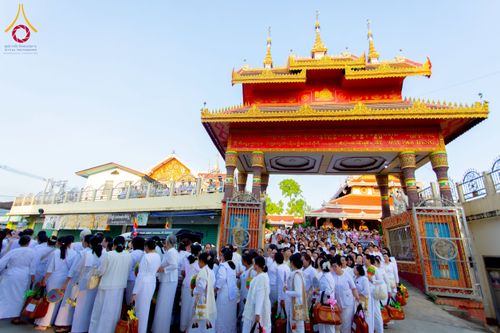 ภาพ No.224355:วันที่ 8 พฤษภาคม พ.ศ. 2568 พิธีถวายมหาสังฆทาน 101 วัด  บูชาธรรมอายุวัฒนมงคล 100 ปี สมเด็จอาชญาธรรมพระเจ้า สมเด็จพระสังฆราชแห่งคณะสงฆ์ไทยเขิน นครเชียงตุง ในนามพระครูบาไชยบูลย์ ธัมมชโย ณ วัดราชฐานหลวงเชียงยืน รัฐฉาน สาธารณรัฐแห่งสหภาพเมียนมา