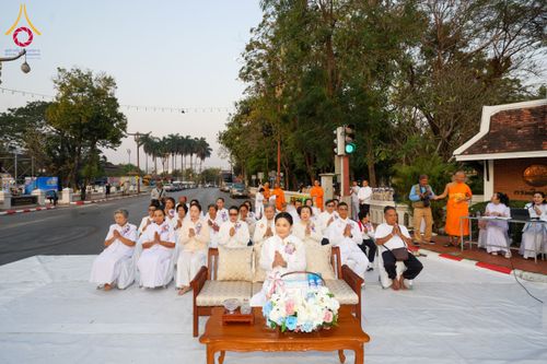 ภาพ No.208621:ตักบาตรพระ 1,743 รูป ครบรอบ 743 ปี นครน่าน ถวายเป็นพุทธบูชา น้อมบุญกุศลอุทิศให้บรรพบุรุษ วันอาทิตย์ ที่ 16 กุมภาพันธ์ พ.ศ. 2568 ณ ถนนคนเดินข่วงเมืองน่าน ต.ในเวียง อ.เมือง จ.น่าน