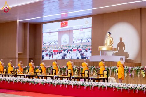 ภาพ No.272840:วันอาทิตย์ที่ 23 พฤศจิกายน พ.ศ.2568 พิธีมุทิตาสักการะ พระมหาเถระและพระเถระ ประจำปีพุทธศักราช 2568 ณ ห้องแก้วสารพัดนึก 2 สภาธรรมกายสากล  วัดพระธรรมกาย