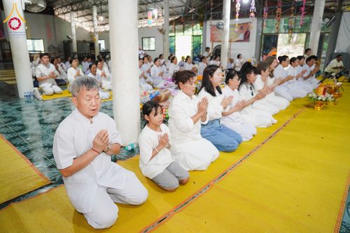 ภาพ No.171069:พิธีทอดกฐิน ณ วัดถ้ำผายา อ.นาด้วง จ.เลย ในโครงการกฐินสามัคคีทั่วไทย 30,000 วัด บูชาธรรม 80 ปี หลวงพ่อธัมมชโย โดยคณะศิษยานุศิษย์วัดพระธรรมกาย วันที่ 27 ตุลาคม พ.ศ. 2567