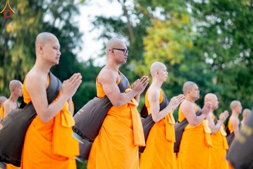 ภาพ No.186892:พระธรรมยาตราปฏิบัติธรรม และถ่ายภาพหมู่ประวัติศาสตร์ ปีที่ 13 ณ ลานทิศตะวันออก มหาวิหารพระมงคลเทพมุนี วัดพระธรรมกาย จ.ปทุมธานี วันเสาร์ที่ 28 ธันวาคม พ.ศ. 2567