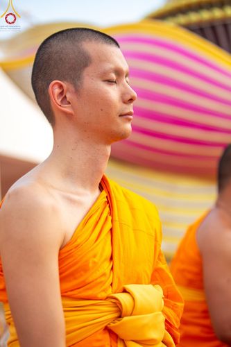 ภาพ No.201538:พิธีจุดประทีปถวายเป็นพุทธบูชา และบูชาธรรมมหาปูชนียาจารย์ ณ อาคารธรรมยาตรา กตัญญูบูชามหาปูชนียาจารย์ ตรงข้ามวัดปากน้ำภาษีเจริญ จ.กรุงเทพมหานคร ในโครงการธรรมยาตรา กตัญญูบูชา มหาปูชนียาจารย์ พระมงคลเทพมุนี(สด จนฺทสโร) พระผู้ปราบมาร อนุสรณ์สถาน 7 แห่ง