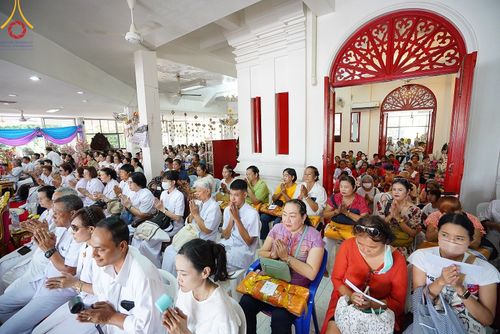 ภาพ No.172330:พิธีทอดกฐิน ณ วัดอมราวราราม แขวงคลองถนน เขตสายไหม กรุงเทพฯ ในโครงการกฐินสามัคคีทั่วไทย 30,000 วัด บูชาธรรม 80 ปี หลวงพ่อธัมมชโย โดยคณะศิษยานุศิษย์วัดพระธรรมกาย วันที่ 27 ตุลาคม พ.ศ. 2567