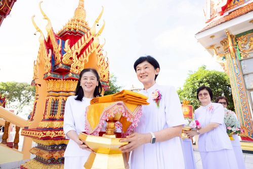 ภาพ No.259224:วันที่ 19 ตุลาคม พ.ศ. 2568 พิธีทอดกฐินสามัคคีทั่วไทย 30,000 วัด โดยคณะศิษยานุศิษย์ บูชาธรรม 81 ปี หลวงพ่อธัมมชโย ณ วัดบ้านพร้าวนอก ต.เชียงรากใหญ่ อ.สามโคก จ.ปทุมธานี