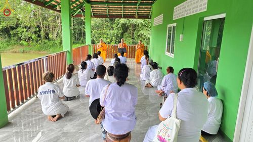 ภาพ No.153528:โครงการอุบาสก อุบาสิกาแก้ว รุ่นที่ 1  ผู้แทนทอดกฐินสามัคคีสามหมื่นวัดทั่วไทย ระหว่างวันที่ 6-8 กันยายน พ.ศ.2567 ณ ศูนย์ปฏิบัติธรรมเขาคิชฌกูฏ จันทบุรี