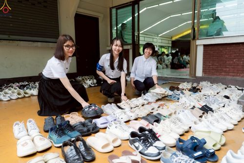 ภาพ No.243026:วันพฤหัสบดีที่ 4 กันยายน พ.ศ. 2568 เวลา 07.00-08.15 น. มหาวิทยาลัยเกษตรศาสตร์ กำแพงแสน ร่วมทำบุญตักบาตร Freshy KU85 พระสงฆ์ 85 รูป