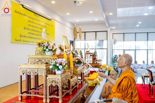 ภาพ No.276656:วันเสาร์ที่ 6 ธันวาคม พ.ศ. 2568 พิธีมุทิตาสักการะ เนื่องในโอกาสที่พระเดชพระคุณพระพรหมดิลก เจ้าอาวาสวัดสามพระยา วรวิหาร เมตตาเป็นประธานในพิธีตั้งฐานานุกรมใน พระราชวิเทศวชิรเวที (บัณฑิต วรปญฺโญ) ผู้ช่วยเจ้าอาวาสวัดพระธรรมกาย (ไวโรจน์ วิโรจโน) ผู้ช่วยเจ้าอา