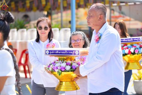 ภาพ No.104633:ทอดผ้าป่าสามัคคี เพื่อสมทบทุนสร้างหอฉัน ๑๑๓ ปี คุณยายอาจารย์มหารัตนอุบาสิกาจันทร์ขนนกยูง ครั้งที่ ๗ ในวันอาทิตย์ ที่ ๒๘ เมษายน พ.ศ. ๒๕๖๗ ณ ศูนย์การศึกษาจอมบึง ต.รางบัว อ.จอมบึง จ.ราชบุรี