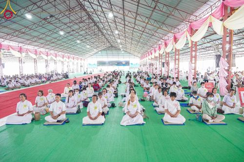 ภาพ No.97235:พิธีทอดผ้าป่า เพื่อสร้าง "ลานอเนกประสงค์พญานาค 4 ตระกูล" และพิธีจุดประทีปโคมลอย ลอยกระทง ถวายประทีปเป็นพุทธบูชา ณ พุทธอุทยานนานาชาติ จ.หนองคาย วันที่ 27 พฤศจิกายน พ.ศ. 2566