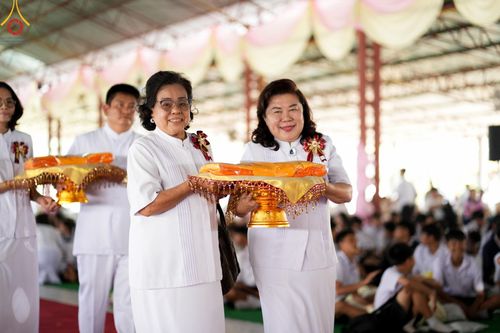 ภาพ No.172451:พิธีทอดกฐินเพื่อสร้าง "ลานเอนกประสงค์พญานาค 4 ตระกูล" วันที่ 15 พฤศจิกายน พ.ศ.2567 ณ พุทธอุทยานนานาชาติ อ.โพนพิสัย จ.หนองคาย