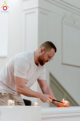 ภาพ No.232634:วันเสาร์ที่ 5 กรกฎาคม พ.ศ. 2568 Candlelight meditation & Vigil พิธีจุดเทียนให้สว่าง สู่ทางสงบ ณ วัดพระธรรมกายนอร์ธสวีเดน