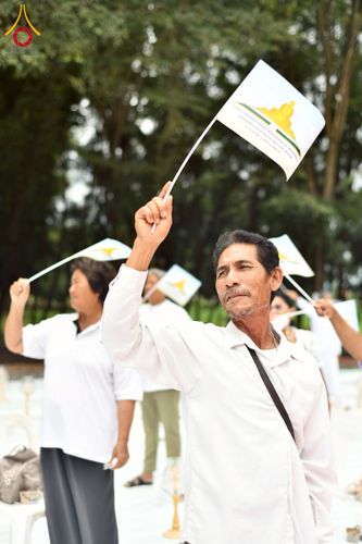 ภาพ No.261852:วันที่ 14 ตุลาคม พ.ศ. 2568 พิธีกลั่นแผ่นดิน โปรยทรายตอกเสาเข็มมหามงคลต้นแรก  สร้างองค์พระเจดีย์และจุดประทีปถวายเป็นพุทธบูชา ณ ศูนย์ปฏิบัติธรรมชัยนาท ต.ธรรมามูล อ.ชัยนาท จ.ชัยนาท