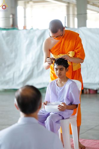 ภาพ No.83758:พิธีตัดปอยผมและปลงผม ในโครงการบรรพชาสามเณร ธรรมทายาทรุ่นโรงเรียนนานาชาติ ณ วัดพระธรรมกาย วันเสาร์ที่ 15 กรกฎาคม พ.ศ.2566