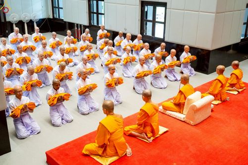 ภาพ No.229117:วันเสาร์ที่ 14 มิถุนายน พ.ศ. 2568 พิธีบรรพชา , พิธีถวายบาตร , พิธีอุปสมบท ในโครงการบรรพชาอุปสมบทหมู่ ผู้บริหารรุ่นที่ 15 และ อุดมศึกษา รุ่นที่ 52 ณ โบสถ์พระไตรปิฎก วัดพระธรรมกาย