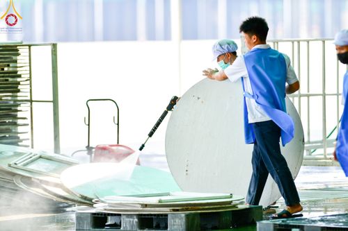 ภาพ No.213340:วันที่ 11-28 มีนาคม พ.ศ. 2568 เจ้าหน้าที่ และอาสาสมัคร เตรียมงานบุญวันคุ้มครองโลก ณ วัดพระธรรมกาย