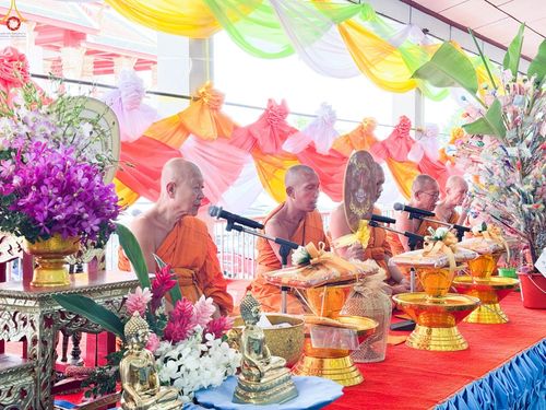 ภาพ No.250843:วันพุธที่ 8 ตุลาคม พ.ศ. 2568 พิธีทอดกฐินสามัคคีทั่วไทย 30,000 วัด โดยคณะศิษยานุศิษย์ บูชาธรรม 81 ปี หลวงพ่อธัมมชโย ณ วัดบางช้างใต้ อำเภอสามพราน  จังหวัดนครปฐม