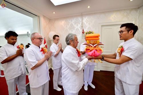 ภาพ No.257357:วันที่ 11 ตุลาคม พ.ศ. 2568 พิธีทอดกฐินสามัคคี  เพื่องานเผยแผ่พระพุทธศาสนา วิชชาธรรมกายสู่ชาวท้องถิ่น ณ วัดพระธรรมกายคอร์ซัวร์ ลุสท์สโกว  ประเทศเดนมาร์ก 