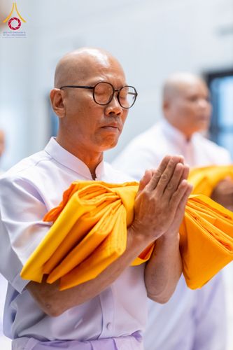 ภาพ No.244753:วันเสาร์ที่ 6 กันยายน พ.ศ. 2568 พิธีถวายบาตร บรรพชา อุปสมบทของนาคธรรมทายาท โครงการอุปสมบทหมู่บูชาธรรมครบรอบ 108 ปี  วันครูผู้ค้นพบวิชชาธรรมกาย ณ โบสถ์พระไตรปิฎก วัดพระธรรมกาย