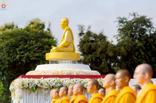 ภาพ No.239143:วันอาทิตย์ที่ 17 สิงหาคม พ.ศ. 2568 พิธีอัญเชิญรูปเหมือนพระมงคลเทพมุนี (สด จันทสโร) ณ ศาลากลางจังหวัดเลย ถึงลานพญานาค สวนสาธารณะกุดป่อง อ.เมือง จ.เลย