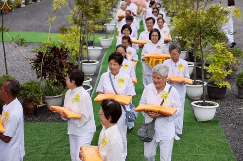 ภาพ No.272243:วันเสาร์ที่ 1 พฤศจิกายน พ.ศ. 2568 พิธีทอดกฐินสามัคคี สร้างกุฏิหมู่สามเณร ณ ศูนย์ปฏิบัติธรรมเบญจธรรม ปทุมธานี  ต.บ้านปทุม อ.สามโคก จ.ปทุมธานี