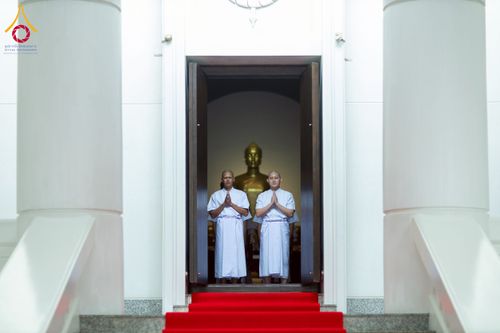 ภาพ No.244654:วันเสาร์ที่ 6 กันยายน พ.ศ. 2568 พิธีขอขมา-รับผ้าไตรของนาคธรรมทายาท โครงการอุปสมบทหมู่บูชาธรรมครบรอบ 108 ปี  วันครูผู้ค้นพบวิชชาธรรมกาย ณ โบสถ์พระไตรปิฎก วัดพระธรรมกาย