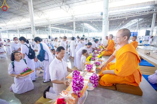 ภาพ No.222736:วันอาทิตย์ต้นเดือนที่ 4 พฤษภาคม พ.ศ. 2568 พิธีบูชาข้าวพระ ณ สภาธรรมกายสากล วัดพระธรรมกาย
