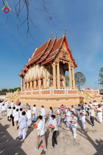ภาพ No.196551:พิธีทอดผ้าป่าทำนุบำรุงศาสนสถาน ณ วัดไทยเจริญ ตำบลบางขุนกอง อำเภอบางกรวย จังหวัดนนทบุรี  ในโครงการธรรมยาตรา กตัญญูบูชา มหาปูชนียาจารย์ พระมงคลเทพมุนี(สด จนฺทสโร) พระผู้ปราบมาร อนุสรณ์สถาน 7 แห่ง ปีที่ 13 วันที่ 17 มกราคม พ.ศ. 2568
