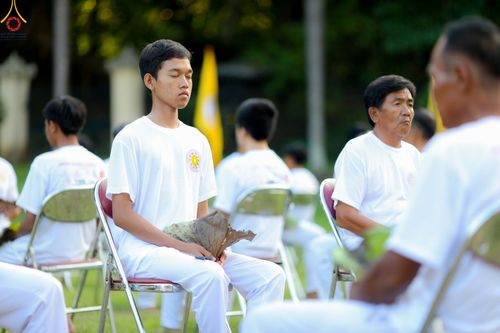 ภาพ No.102732:พิธีตัดปอยผม และปลงผมธรรมทายาท ชาวอินโดนีเซียกว่า 1,000 คน ณ มหาเจดีย์บุโรพุทโธ ประเทศอินโดนีเซีย อบรมระหว่างวันที่ 16-28 ธันวาคม พ.ศ. 2566