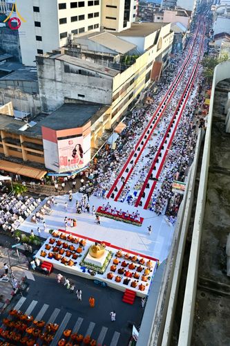 ภาพ No.147833:มหาสังฆทานครั้งยิ่งใหญ่ ตักบาตรพระ 10,000 รูป คณะสงฆ์ 4 ประเทศ 14 จังหวัดภาคใต้ วันอาทิตย์ที่ 11 สิงหาคม พ.ศ. 2567 ณ นิพัทธ์อุทิศ 3 ใจกลางนครหาดใหญ่ จ.สงขลา