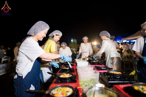 ภาพ No.200168:พิธีถวายภัตตาหารเป็นสังฆทาน แด่พระธรรมยาตรา ณ อนุสรณ์สถานบางปลา วัดบางปลา อำเภอบางเลน จังหวัดนครปฐม ในโครงการธรรมยาตรา กตัญญูบูชา มหาปูชนียาจารย์ พระมงคลเทพมุนี(สด จนฺทสโร) พระผู้ปราบมาร อนุสรณ์สถาน 7 แห่ง ปีที่ 13 วันที่ 23 มกราคม พ.ศ. 2568