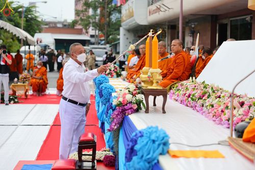 ภาพ No.85865:ตักบาตรพระนานาชาติ 10,000 รูป ใจกลางนครหาดใหญ่ จ.สงขลา วันอาทิตย์ที่ 20 สิงหาคม พ.ศ. 2566