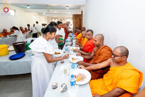 ภาพ No.175710:พิธีทอดผ้าป่าสมทบกฐิน ณ วัดกัลปิติยะ ปูรณะ เมืองมาตะเล ศรีลังกา โดยมูลนิธิธรรมกาย ในนามหลวงพ่อธัมมชโย วันที่ 6 พฤศจิกายน พ.ศ. 2567