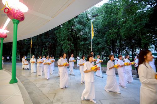 ภาพ No.244502:วันเสาร์ที่ 6 กันยายน พ.ศ. 2568 พิธีเวียนประทักษิณ และวันทาสีมาของนาคธรรมทายาท โครงการอุปสมบทหมู่บูชาธรรมครบรอบ 108 ปี วันครูผู้ค้นพบวิชชาธรรมกาย ณ โบสถ์พระไตรปิฎก วัดพระธรรมกาย