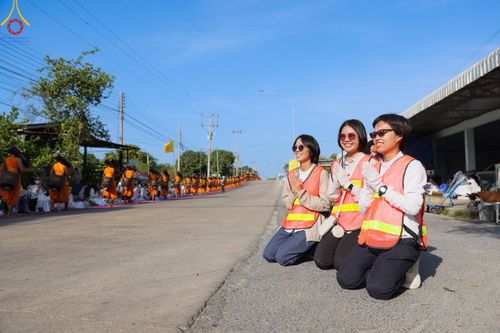 ภาพ No.203986:V.52 สารพัดV สารพัดดี ที่วัดสองพี่น้อง ในโครงการธรรมยาตรา กตัญญูบูชา มหาปูชนียาจารย์ พระมงคลเทพมุนี(สด จนฺทสโร) พระผู้ปราบมาร อนุสรณ์สถาน 7 แห่ง ปีที่ 13 ระหว่างวันที่ 2-31 มกราคม พ.ศ. 2568