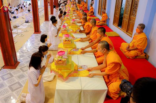 พิธีถวายภัตตาหารเป็นสังฆทาน แด่คณะพระธรรมยาตรา ปีที่ 12 วันที่ 19 มกราคม พ.ศ. 2567 ณ วัดโบสถ์(บน) บางคูเวียง จ.นนทบุรี