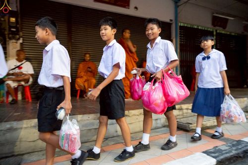 ภาพ No.245216:วันอาทิตย์ที่ 14 กันยายน พ.ศ. 2568 ตักบาตรพระ 555 รูป มหากุศล  น้อมถวายเป็นพุทธบูชา ณ หอนาฬิกาเบตง อ.เบตง จ.ยะลา