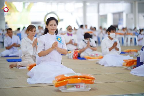 ภาพ No.226495:วันที่ 26 พฤษภาคม พ.ศ. 2568 พิธีบุพเปตพลี ครั้งที่ 164 ร่วมอุทิศบุญแด่หมู่ญาติที่ล่วงลับไปแล้ว และสืบทอดอายุพระพุทธศาสนา ณ หอฉันคุณยายอาจารย์ฯ วัดพระธรรมกาย